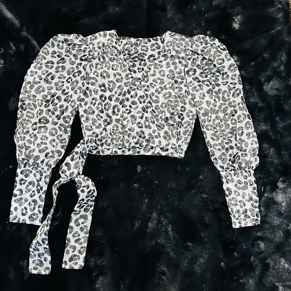 Animal print ballon sleeves blouse